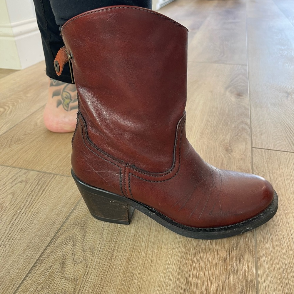 Steve Madden boots